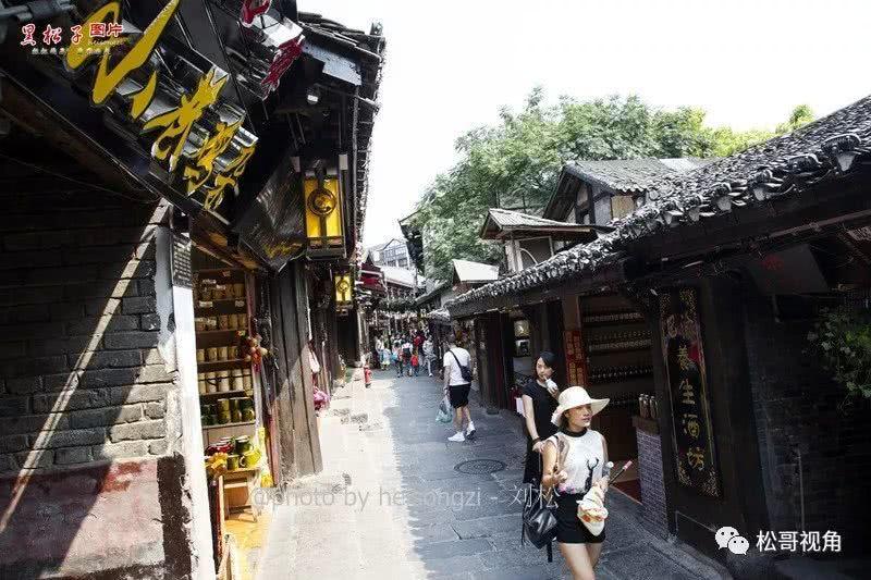 贵州“村超”球场迎来了清华大学实践队